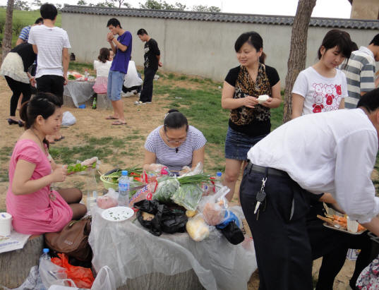 相約4月讓我們攜手一起去大自然,仰望藍(lán)天白云,游覽湖光山色(圖2)